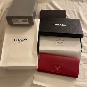Authentic PRADA portaf part lunga continental wallet - new in box